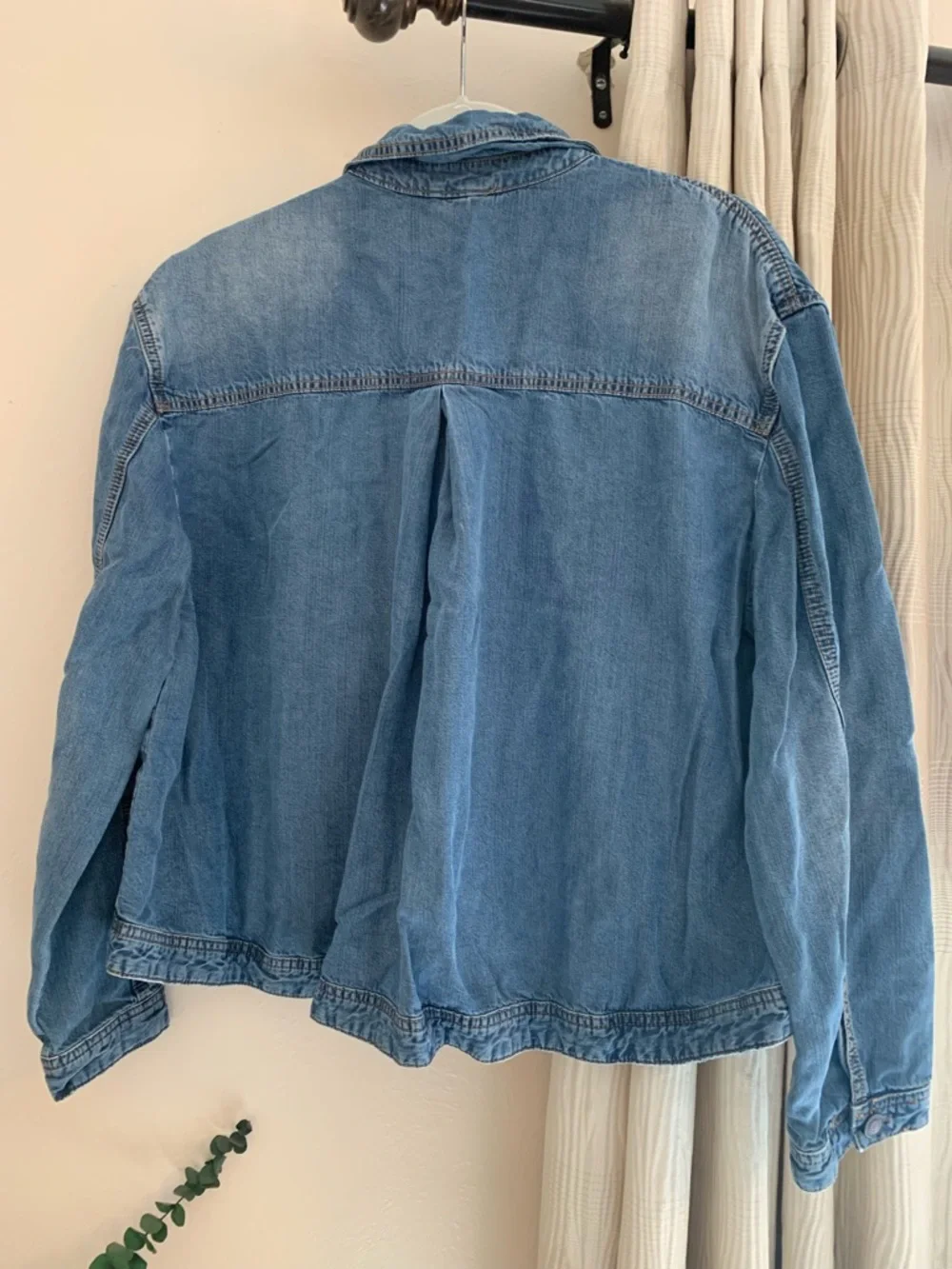 Free People Washed Blue Denim Jacket/Top - Picture 3 of 3